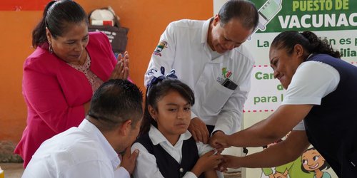 Inició en Ciudad Fernández la campaña de Vacunación contra el Papiloma Humano