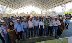 Gestionan apoyo de núcleo proteico para evitar mortandad de animales en la Zona Media
