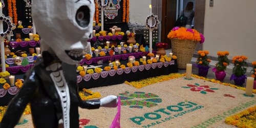 Gobierno estatal preserva tradiciones con apoyo de las dependencias