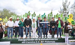 Gallardo entrega camino de Palomas en apoyo a 13 comunidades de la región media