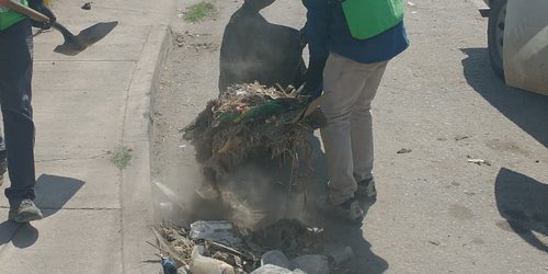 Gobierno Estatal realiza limpieza en vías de acceso a la zona metropolitana