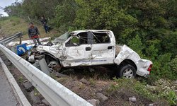 Pérdida total de vehículos por choque en la supercarretera Cerritos