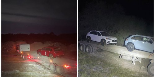 Sale del camino trailer nodriza con vehículos nuevos