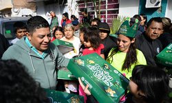 Celebra Ricardo Gallardo, Día de Reyes con familias de la zona metropolitana