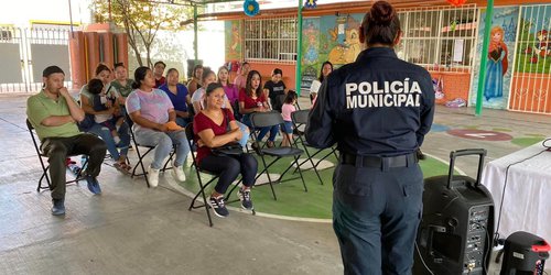 Seguridad Pública de CDFDZ imparte charlas de prevención en el jardín de niños Rafael Nieto