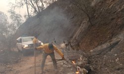 Continuan trabajos de combate a incendio forestal en Santa María del Río