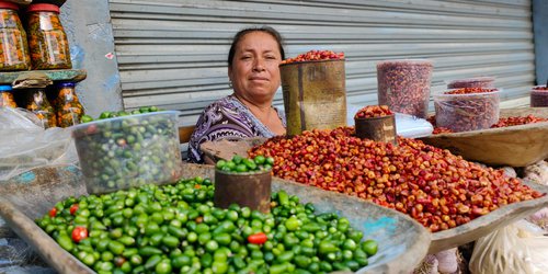 “Me siento muy orgullosa de vender chile piquín”, dice doña Lucía