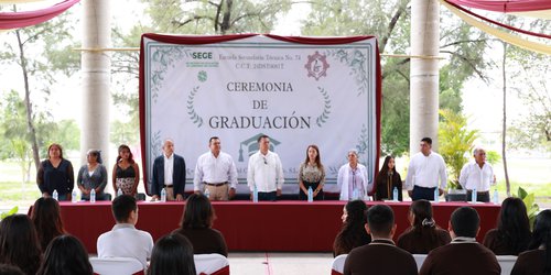 Arnulfo Urbiola cumplió con obra de techado de secundaria Técnica 74