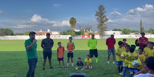 Ayuntamiento de Rioverde, se sumó a evento deportivo con causa en el campo Ébano, en apoyo al niño Axel