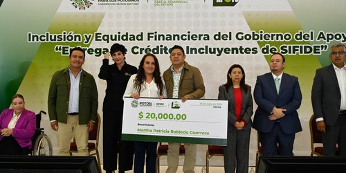 Ricardo Gallardo entrega más financiamientos en apoyo a familias potosinas