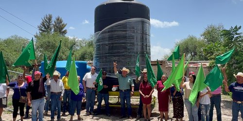 En Santa Rosa ya cuentan con luz y cisternas para almacenar agua