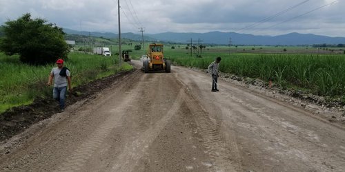 Rehabilitación del camino a Tambaca en Tamasopo impulsa desarrollo regional