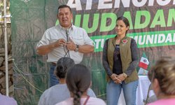 Titular del DIF participa en atención ciudadana con el Alcalde Urbiola