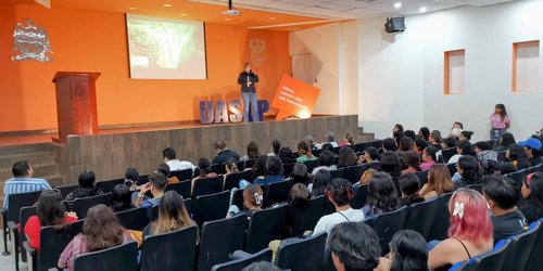 Secretaria de Turismo imparte conferencia en la UASLP en el marco del Día Mundial del Turismo