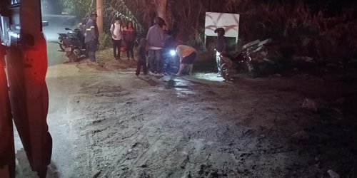 Joven mujer cae de motocicleta en vado de Los Llanitos