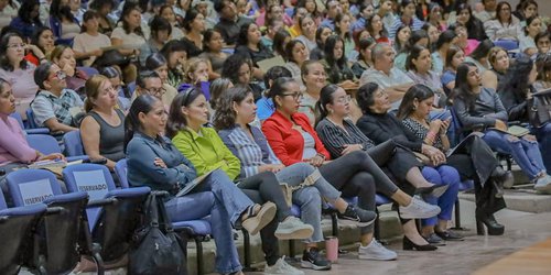 El DIF capacitación a docentes sobre Necesidades Educativas Especiales