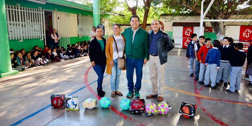 Compromiso con la Escuela Primaria Zenón Fernández: Apoyo al Deporte y Proyección de Obras de Mejoramiento