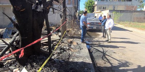 Compromiso de alcalde de CDFDZ con Don Abraham Ramírez Flores quien sufrió la pérdida de su vivienda en un incendio