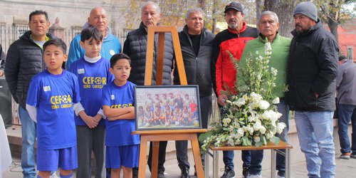 Rinden homenaje póstumo a Antonio Carrizales