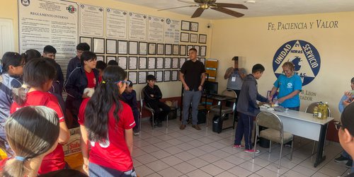 Alumnos de la Telesecundaria “Niños Héroes” de Puerto Martínez, visitaron centro de rehabilitación de Rioverde