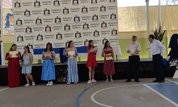 Hablan sobre poesía y juventud en la Prepa Río