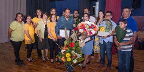 Reconocen a docentes fernandenses en el Día del Maestro