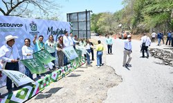 Con movilidad sin límites, Ricardo Gallardo reconstruye carretera del eje Xolol - Tamuín