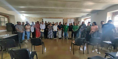 Funcionarios de la Zona Media se capacitan para combatir el maltrato animal