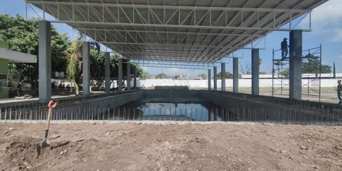 Avanza con atraso la construcción de la alberca semiolímpica en Rioverde