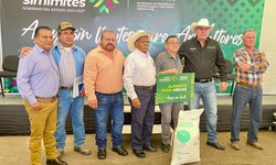 La SEDARH entregó a productores de mile 520 bultos de alimento para abejas