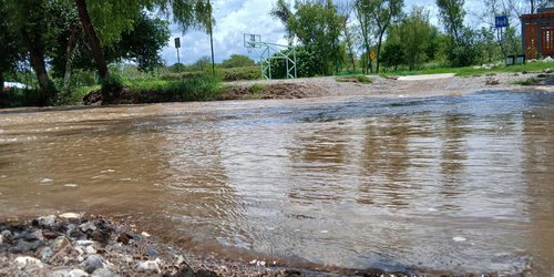 Incremento del caudal deja sin acceso  las comunidades de Adjuntas de Bagres y La Rosita