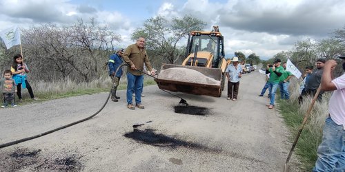 Inicia obra de rehabilitación del camino hacia El Carrizal de San Juan de Abajo en Lagunillas