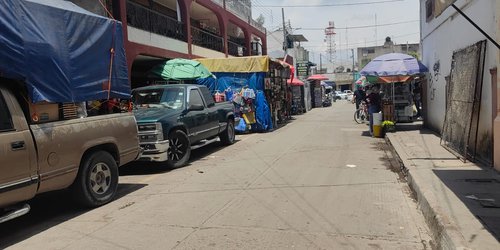 Refuerzan orden en zona del mercado ante quejas por ambulantaje