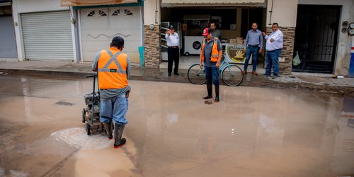 Inicia programa de reparación de baches y drenaje colapsado en calle Morelos