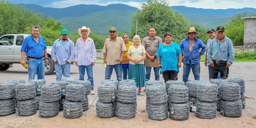 Refuerza Gobierno de CDFDZ el apoyo al campo con entrega de insumos agropecuarios
