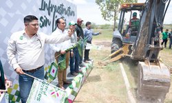 Ricardo Gallardo anuncia más obras para el altiplano y región media
