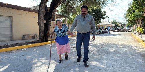 Gobierno de CDFDZ entrega pavimentación con concreto hidráulico en la calle Francisco Villa