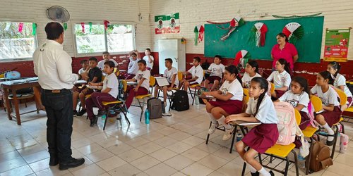Se restablecen actividades escolares en la Huasteca