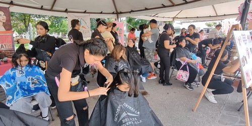 Reconocen en CdFdz a más de 30 donadores de cabello que apoyan a personas con cáncer