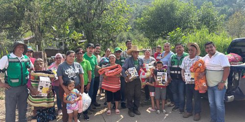 Familias de Xilitla reciben apoyo sin límites del Gobierno Estatal