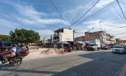 Regidora Dalila Castro advierte crecimiento del ambulantaje y pide regular espacios alrededor del mercado