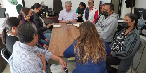 SEGE mantiene diálogo con padres de familia de Telesecundaria "Juan Sarabia"