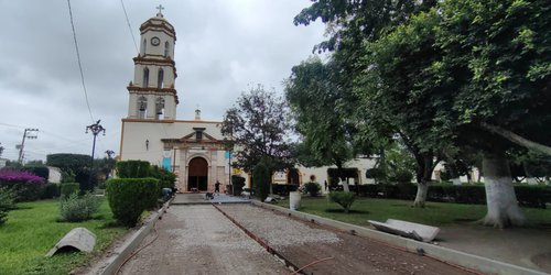 Arreglarán acceso principal de la iglesia en Ciudad Fernández con apoyo de contratistas