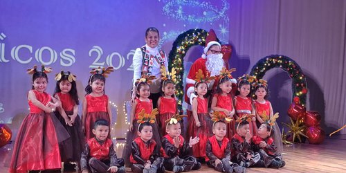 Jardín de Niños “Elena Rocha” celebra festival navideño y su directora se despide tras 24 años al frente