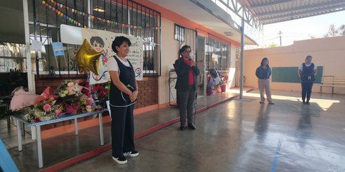 Último timbre de la directora del Jardín de Niños Elena Rocha de CdFdz