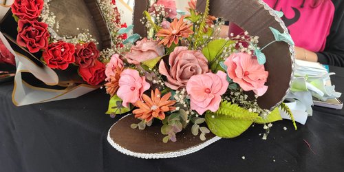 Artesanía con fomi se consolida como opción de emprendimiento y terapia en la región