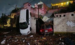 Fuertes lluvias colapsan Zapopan: activan comité de emergencia y reportan autos flotando e inundaciones