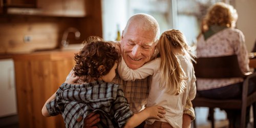 Difunde SS importancia de la participación de la familia en la salud del adulto mayor