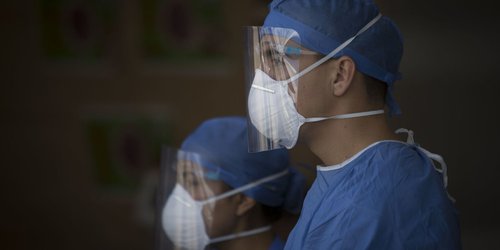 Médico del IMSS fué agredido y retado a golpes