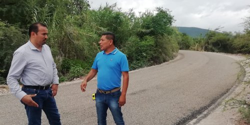 Avance del 70% registra construcción del camino El Huizachal-Buenavista